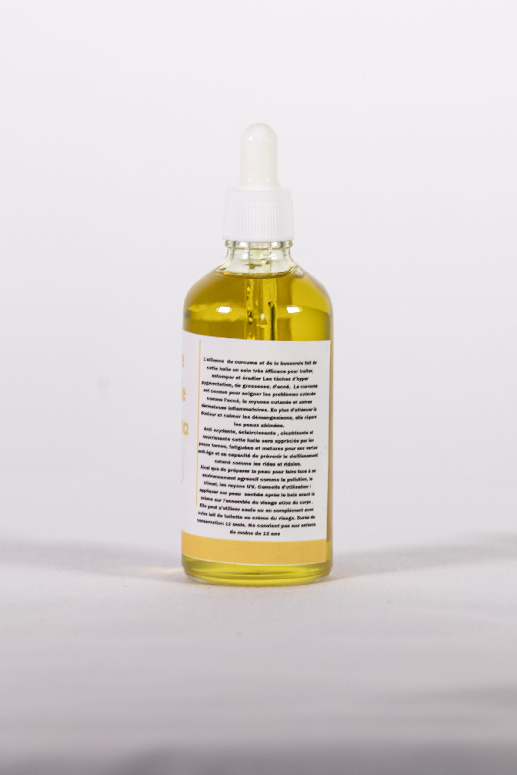 Huile de busserole et curcuma